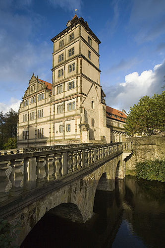 Weserrenaissance-Museum Schloss Brake mit Brücke