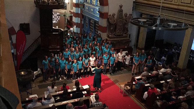 „Der Chor Vorlaut“ der FriedrichMagnusGesamtschule Laubach CASTLEWELT®
