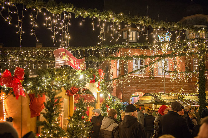 Weihnachtsmarkt & Weihnachtswald - Marktplatzbeleuchtung
