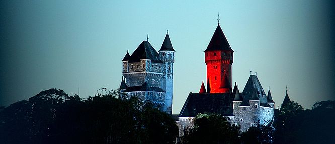 Schloss Braunfels, nachts, illuminiert