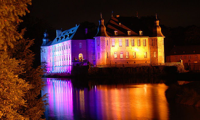 Lichtfestival in Schloss Dyck – Magische Momente im illuminierten Schlosspark
