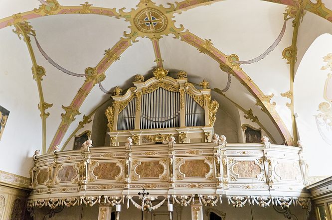 Museum Schloß Burgk, Kirchliche Trauungen, auch konfessionsübergreifend, in der barocken Schlosskapelle (Silbermann-Orgel)