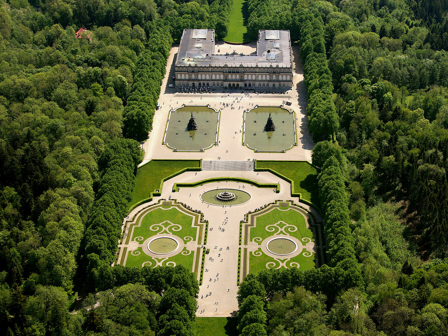 Neues Schloss Herrenchiemsee mit König Ludwig II.-Museum - CASTLEWELT®