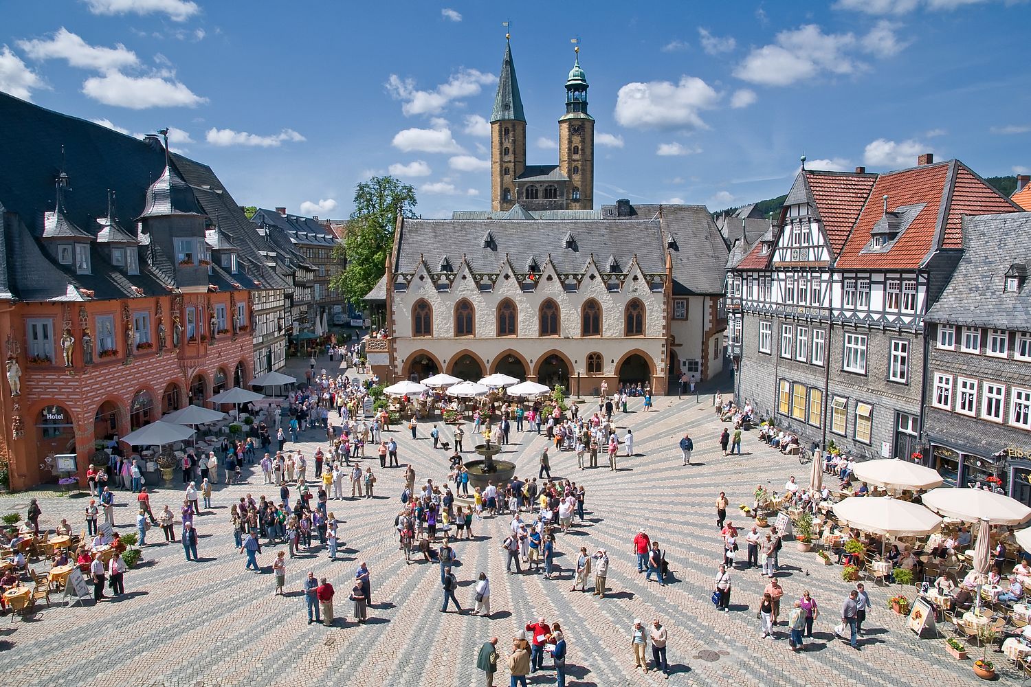 Historische Altstadt Goslar, Marktplatz mit Marktkirche St. Cosmas und Damian