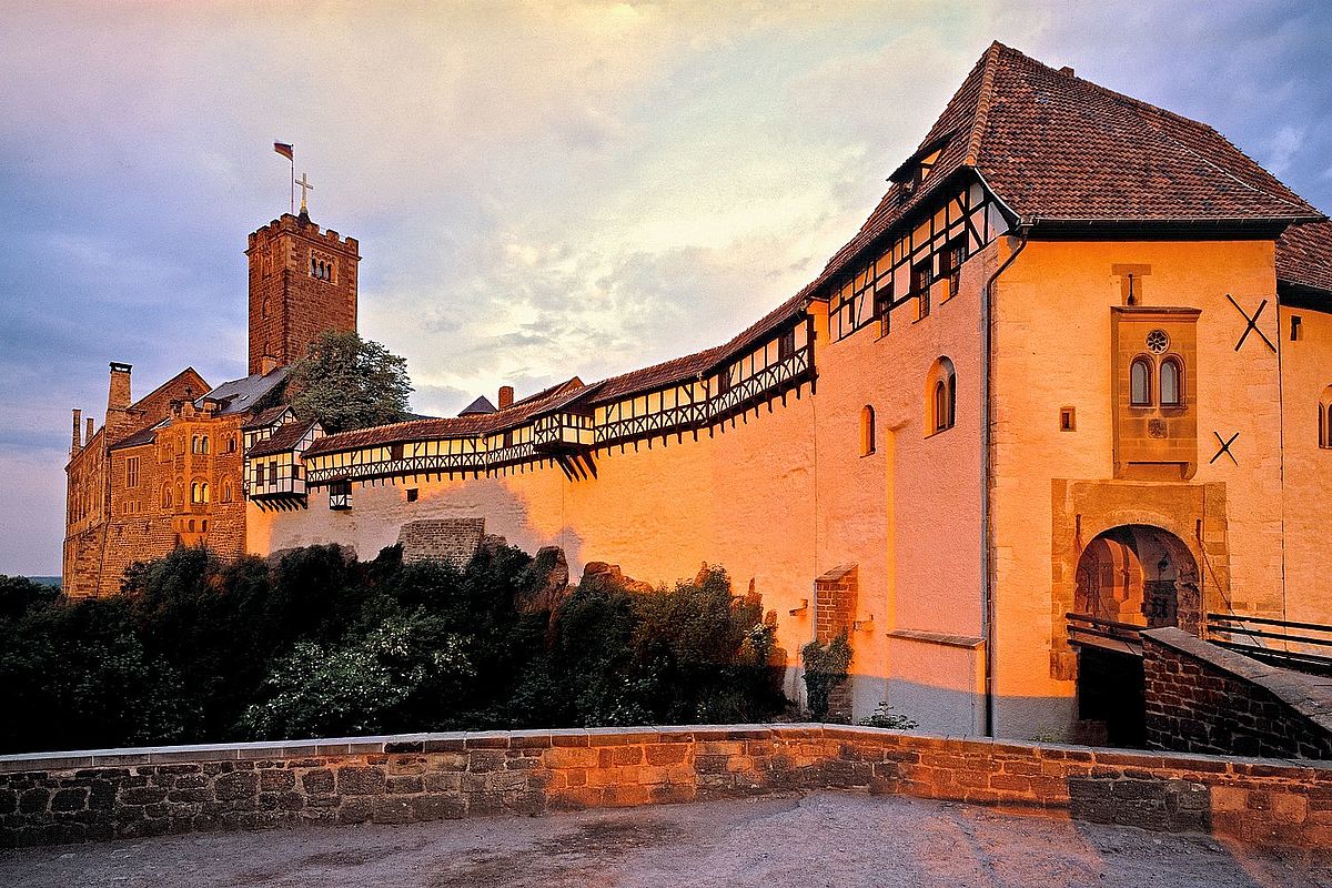 Wartburg bei Eisenach im Morgenlicht, UNESCO-Welterbe und historische Burganlage in Thüringen