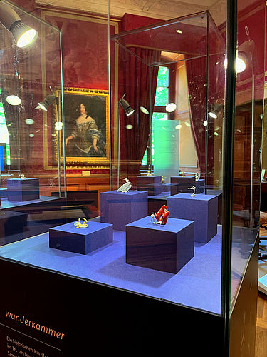 Sonderausstellung im Celler Schloss „metamorphosen in miniatur. fine queer art in gold und silber“, „Korallenminne“, Ursula M. Lücke
