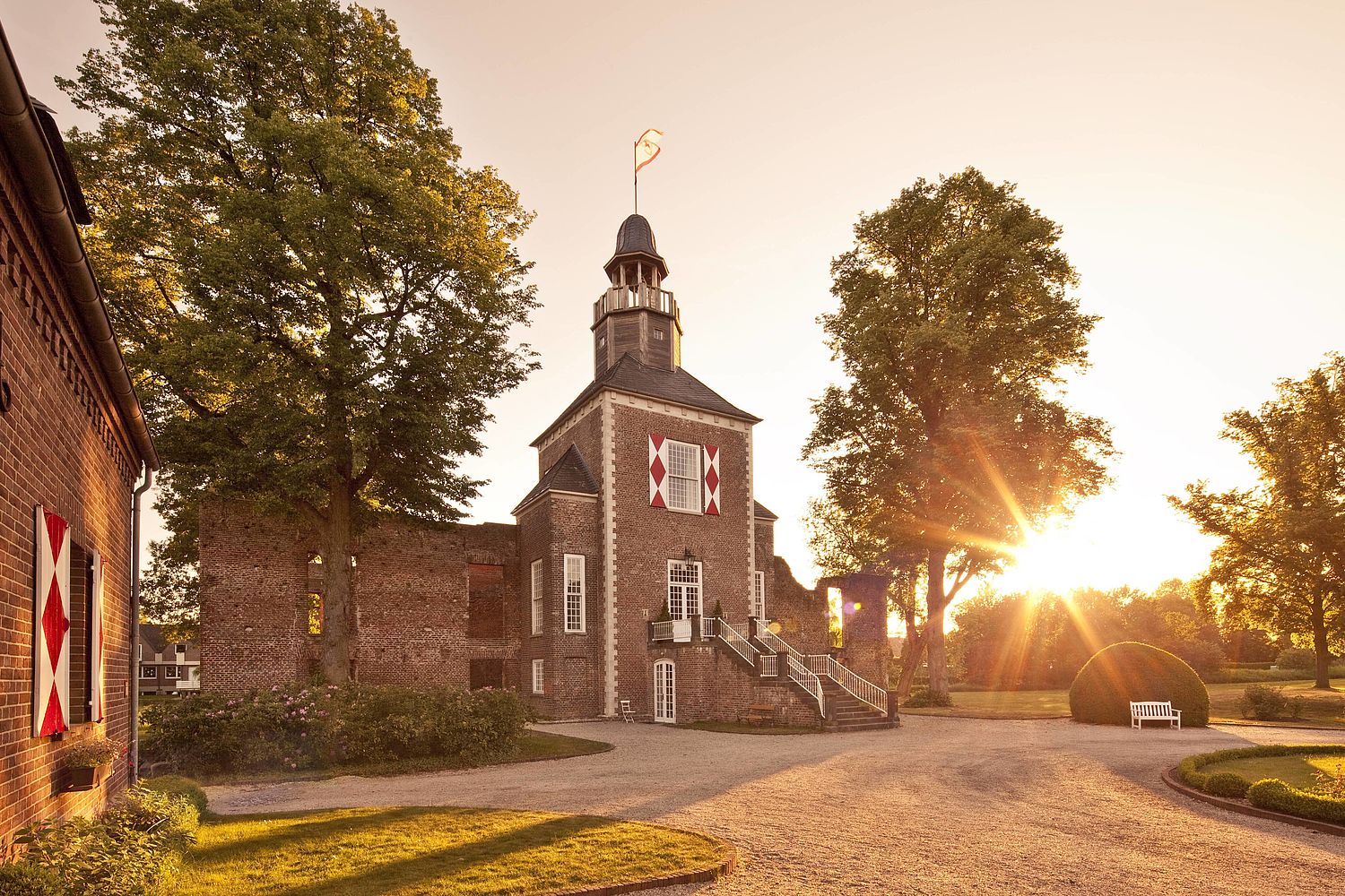 HOTEL SCHLOSS HERTEFELD, Sonnenaufgang