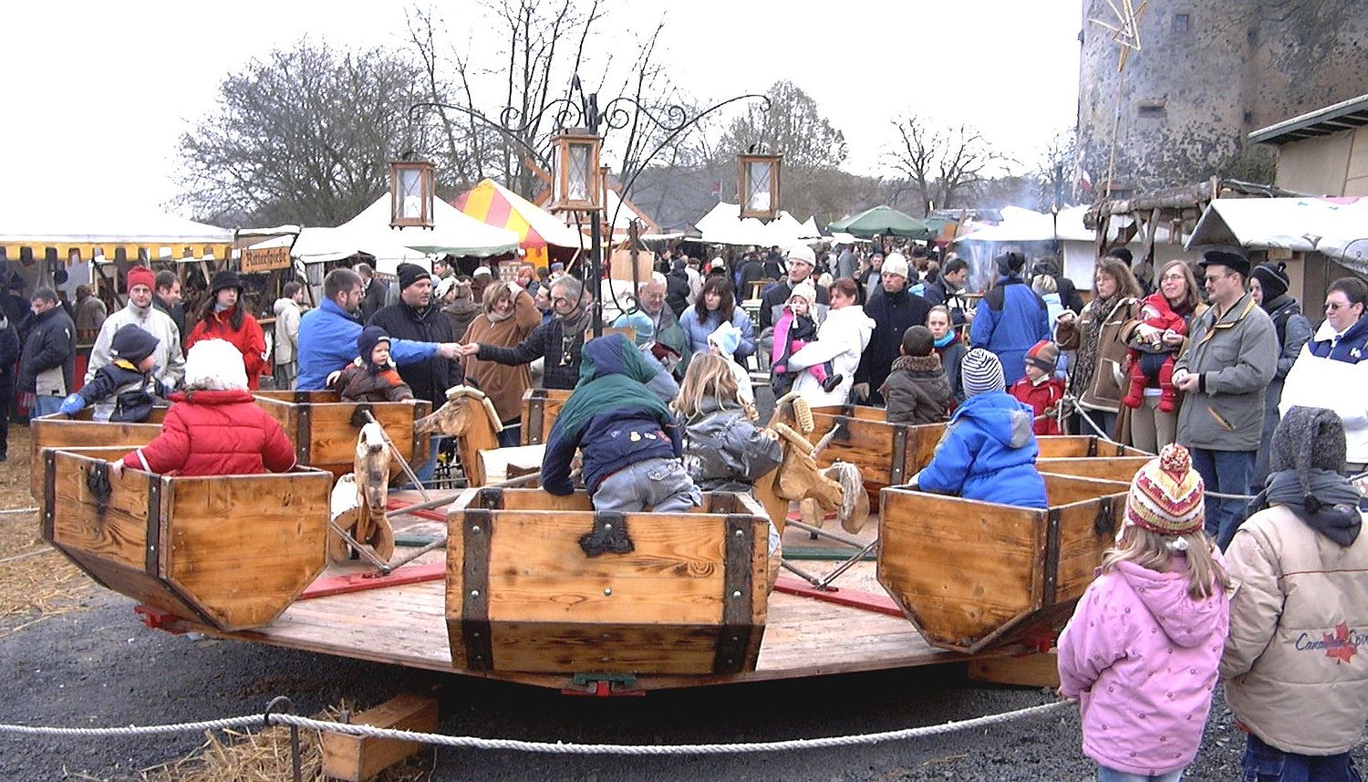 Historischer Weihnachtsmarkt auf der Ronneburg Burg Ronneburg