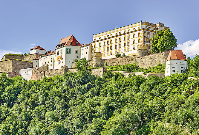 Veste Oberhaus|Oberhausmuseum Passau, Veste Oberhaus vom Tal aus 