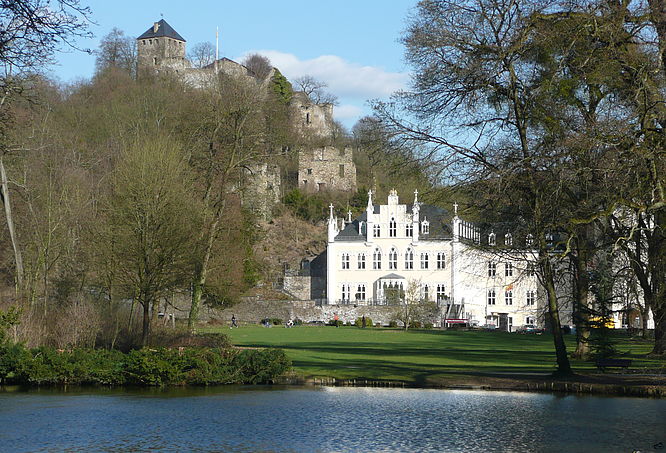 Fürstlicher Schlosspark Sayn im Frühling