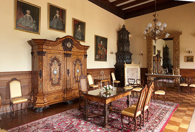 Schloss Hämelschenburg, Standesamtliche Trauung im Charlottensaal