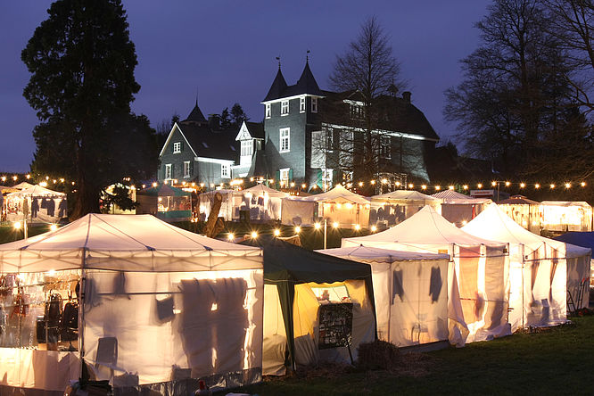 Romantischer Weihnachtsmarkt Schloss Grünewald