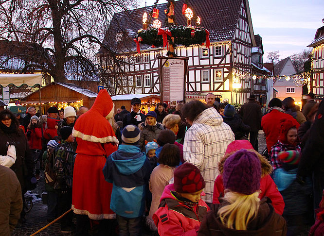 Traditioneller Weihnachtsmarkt in Laubach