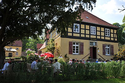 Schloss Hünnefeld, Café Alte Rentei, Cafégarten