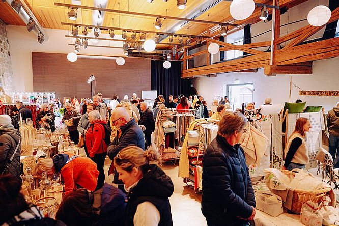 Lenzrosen & Ostermarkt Schloss Thurnau