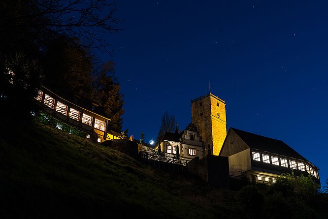 Burg Guttenberg, Burg und Burgschenke, Nachtbild