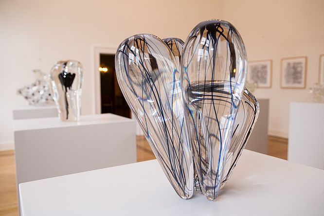 Glasobjekt von Tony Cragg in er Ausstellung Points of View im Schloss Museum Wolfenbüttel