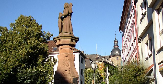 Historische Altstadt Laubach, historischer Brunnen am Marktplatz