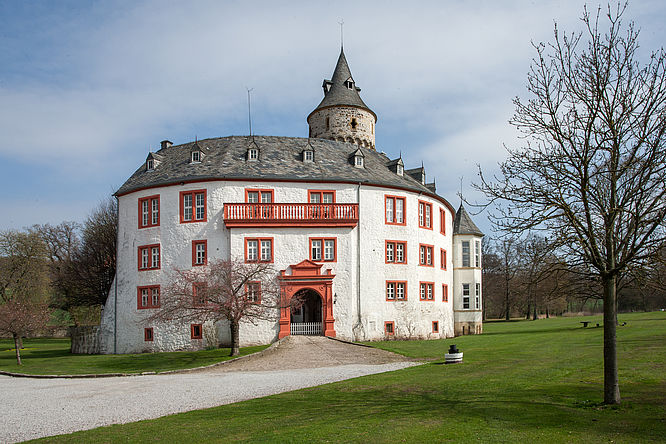 Schloss Oelber am weißen Wege, Blick auf das Eingangsportal