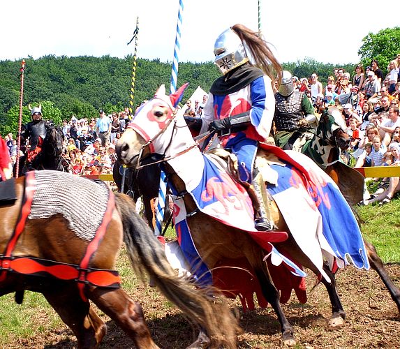 Mittelalterliche Burgfestspiele auf der Ronneburg