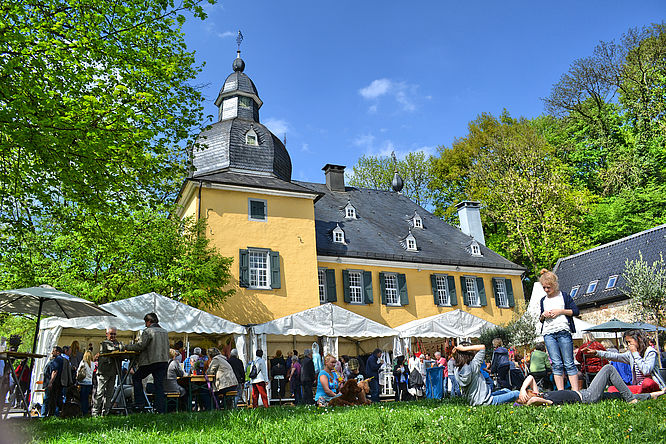 Textilmarkt „Tuchfühlung“ Schloss Lüntenbeck