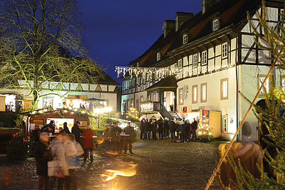 Weihnachtsmarkt der Kunsthandwerker MUSEUM SCHLOSS FÜRSTENBERG