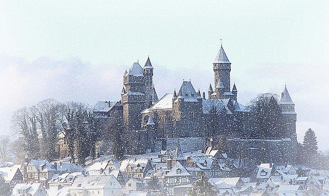 Heiligabend auf Schloss Braunfels: Mit „Warten auf’s Christkind“ eine besondere Weihnachtsführung genießen