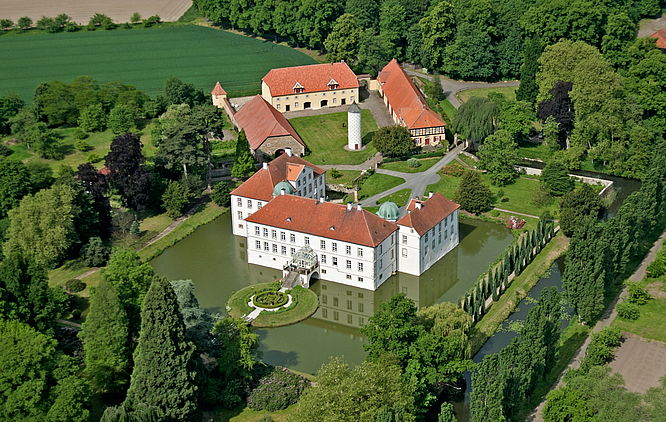 Schloss Hünnefeld, Luftaufnahme