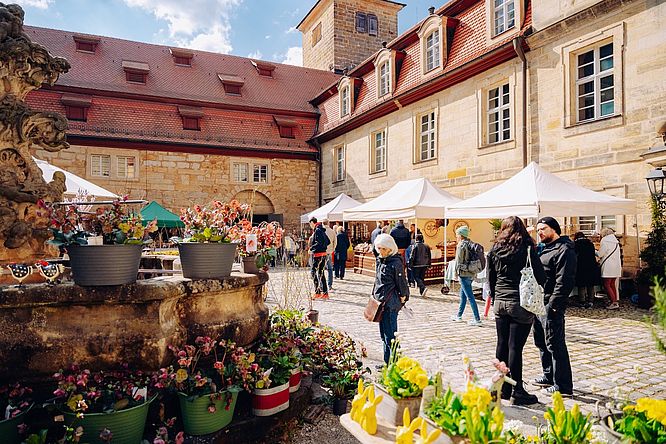 Lenzrosen & Ostermarkt Schloss Thurnau