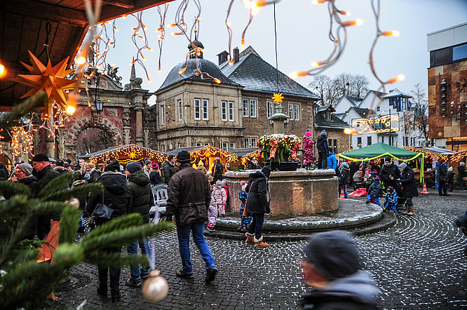 Historische Altstadt Bückeburg - Weihnachtsmarkt: „Bückeburg glüht auf!“