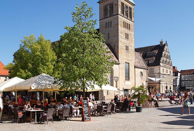 Historische Altstadt Hameln mit Marktkirche St. Nicolai und Hochzeitshaus