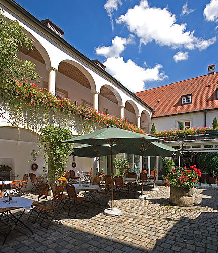Schlosshotel Neufahrn, Innenhof